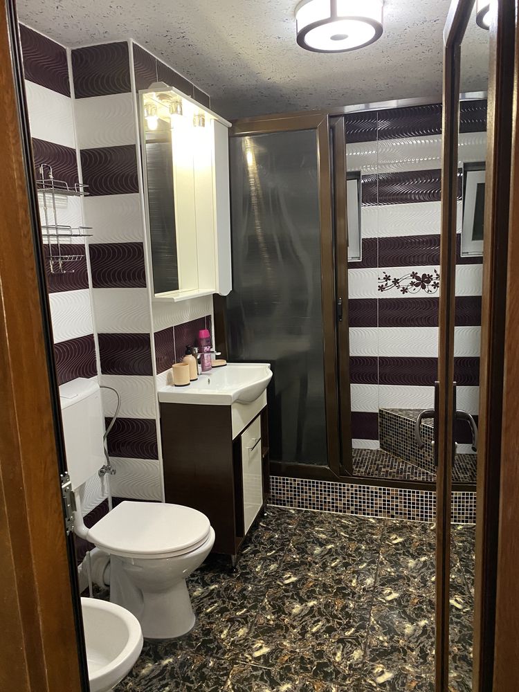 Vand sau închiriez apartament 58 mp zona centru langa parc