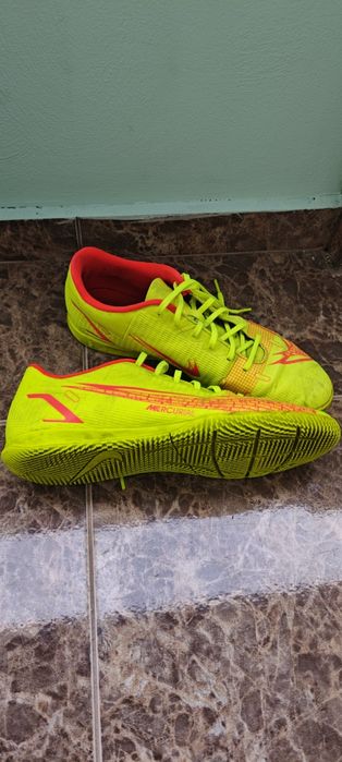 Футболни обувки 42 номер стоножки Nike и Adidas