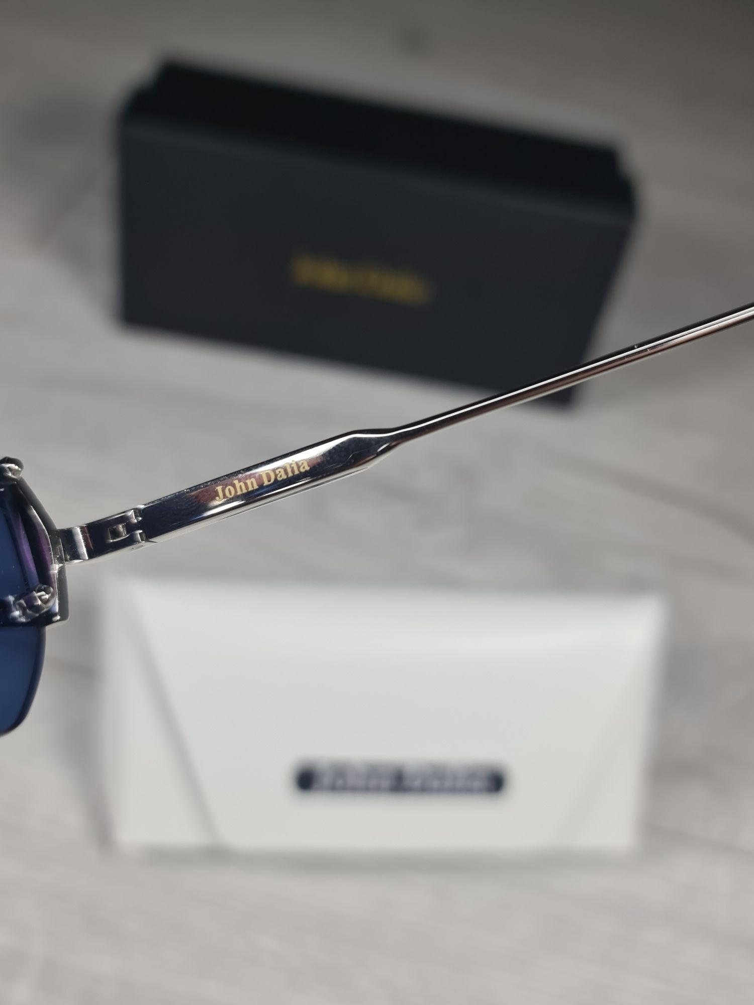 Reducere-Promotie-Discount-Oferta-Ochelari-Soare-Fara-Rama-John-Dalia