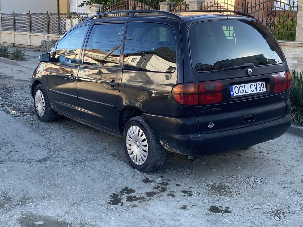 Vand sau scimb Sharan 1.9tdi acte valabile 11 luni