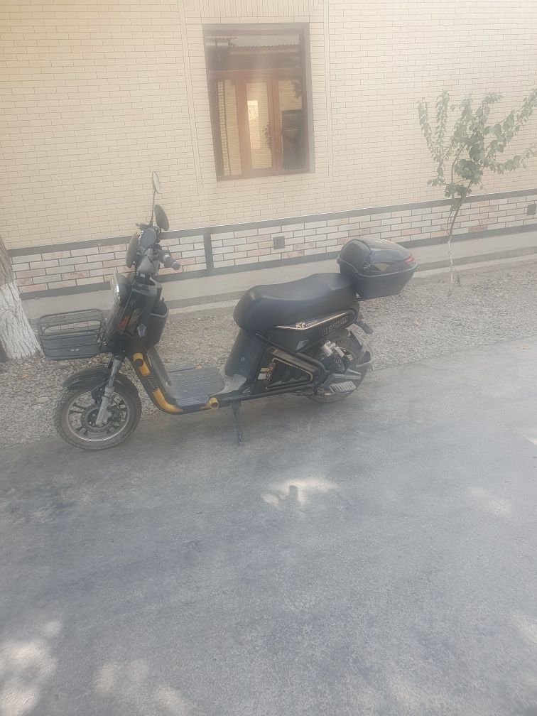 Elektr skuter sotiladi