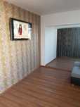 Ofer spre închiriere apartament 3 camere, situat în Tg Jiu, zona mall,