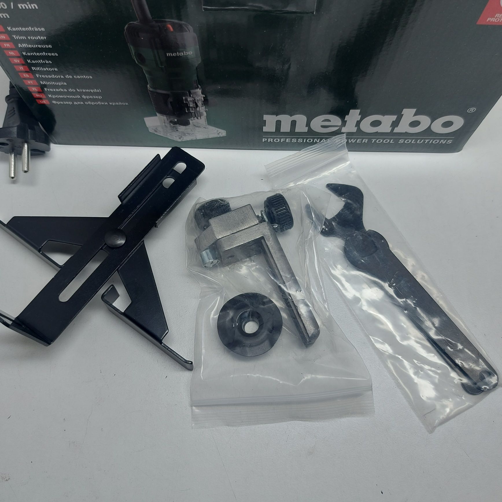 Оберфреза за кантове Metabo FM500-6