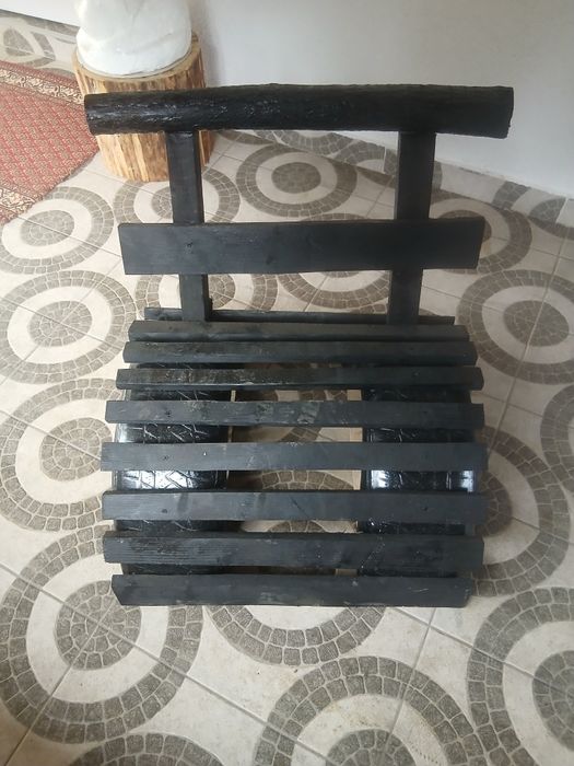 Scaune de lemn de vânzare