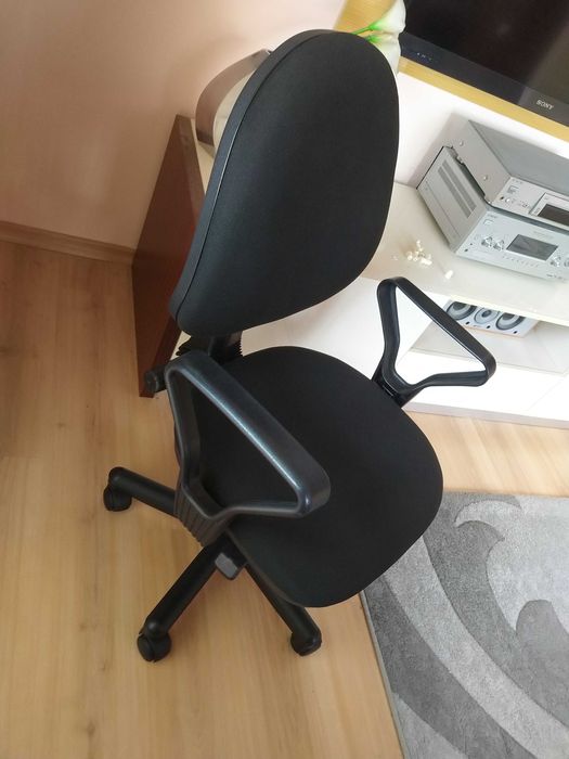 Ергономичен офис стол