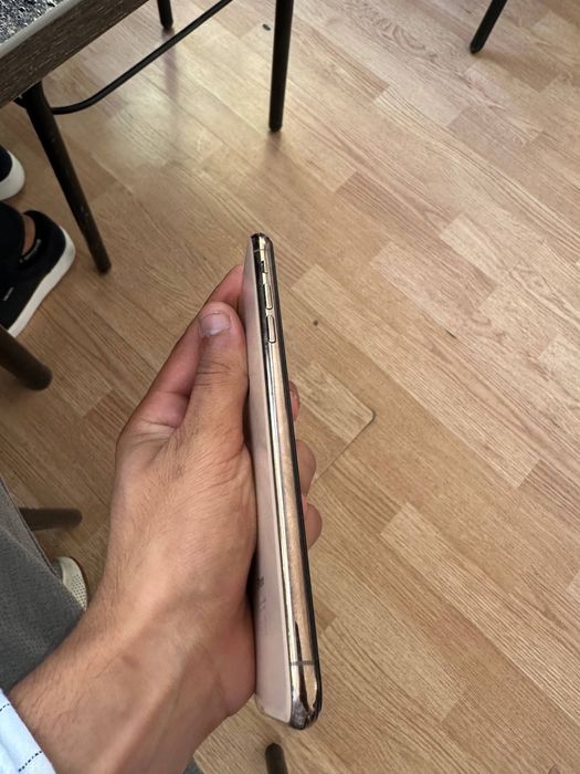 iPhone Xs Max…..