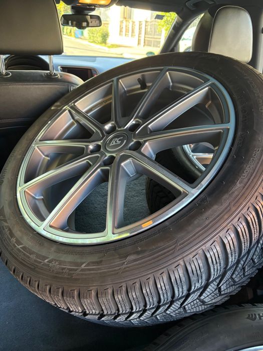 Vând set anvelope cu jante