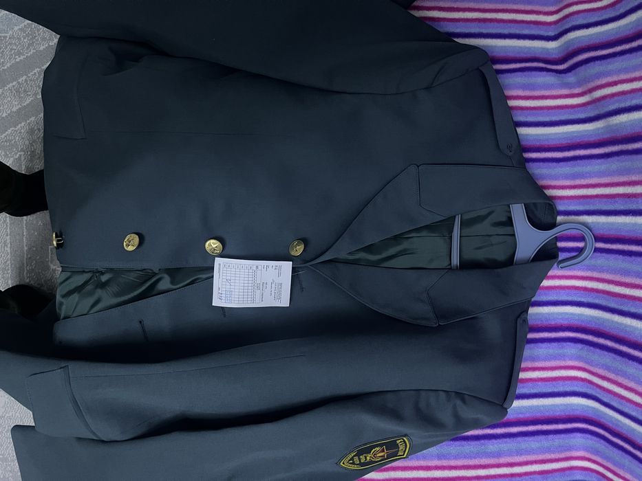 Продам  парадную форму одежды вверх и низ . Подходит для МО