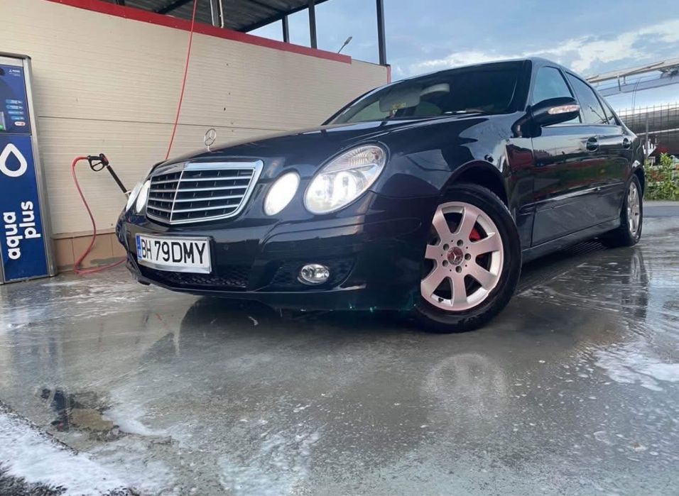 Mercedes E-Class W211