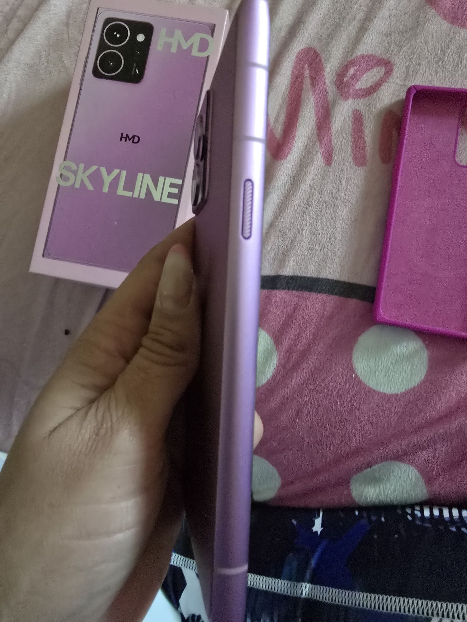 Продавам  HMD Skyline 5G 256GB Black
