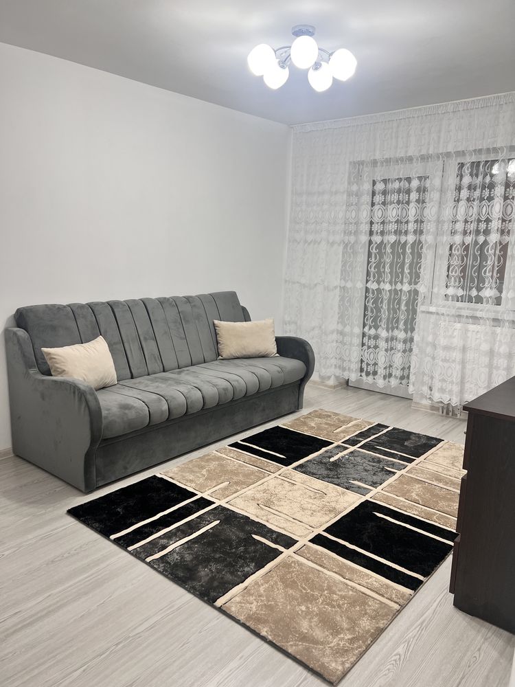 Apartament cu 3 camere de inchiriat