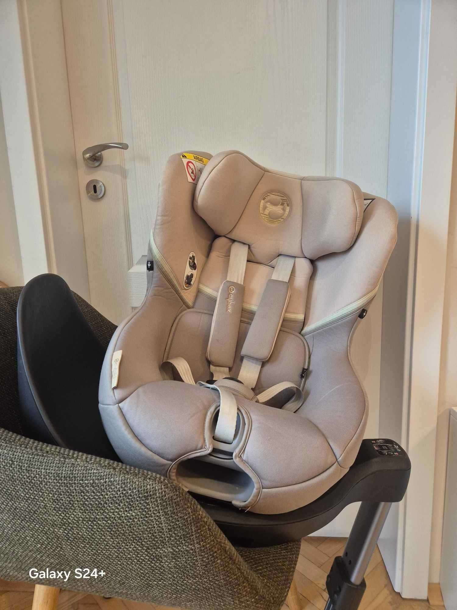 Детско столче за кола Cybex Gold Sirona с включена база