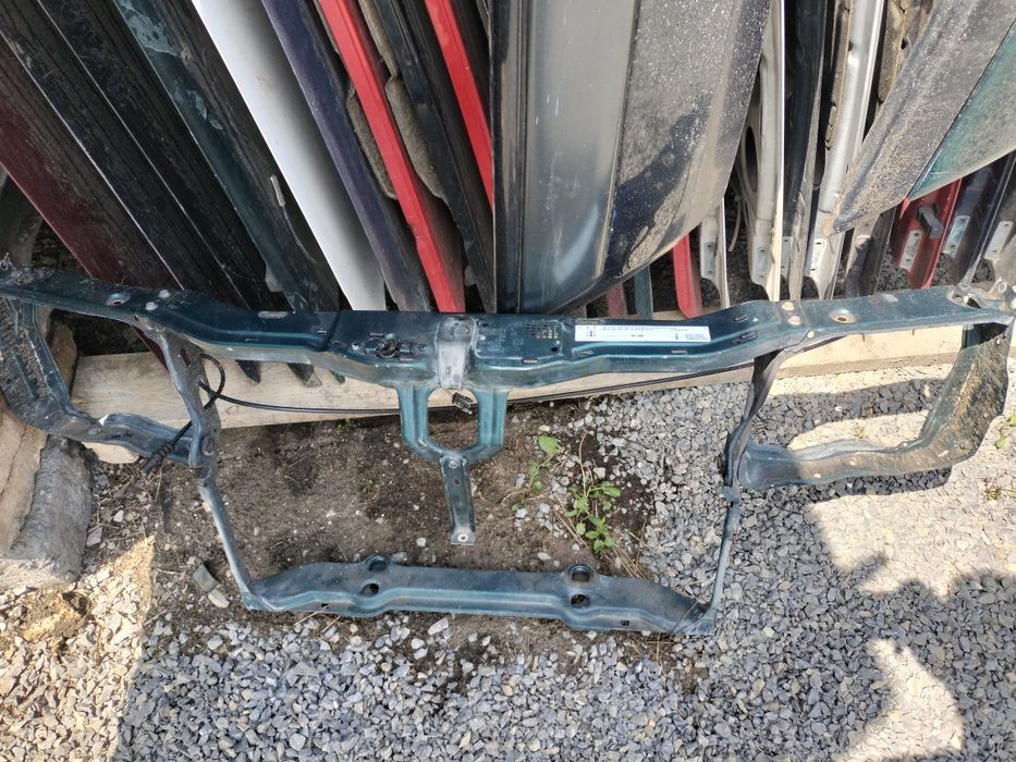 Телевизор на Мерседес w202