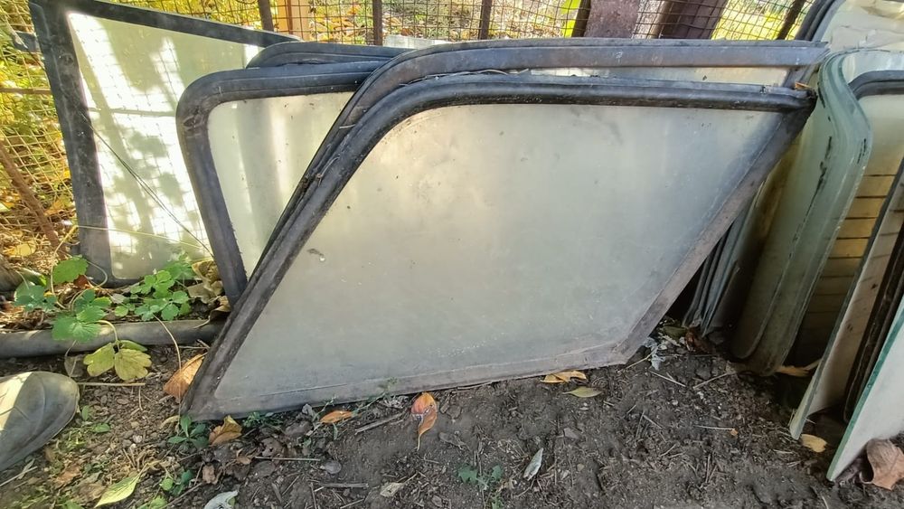 Продам автостекла.