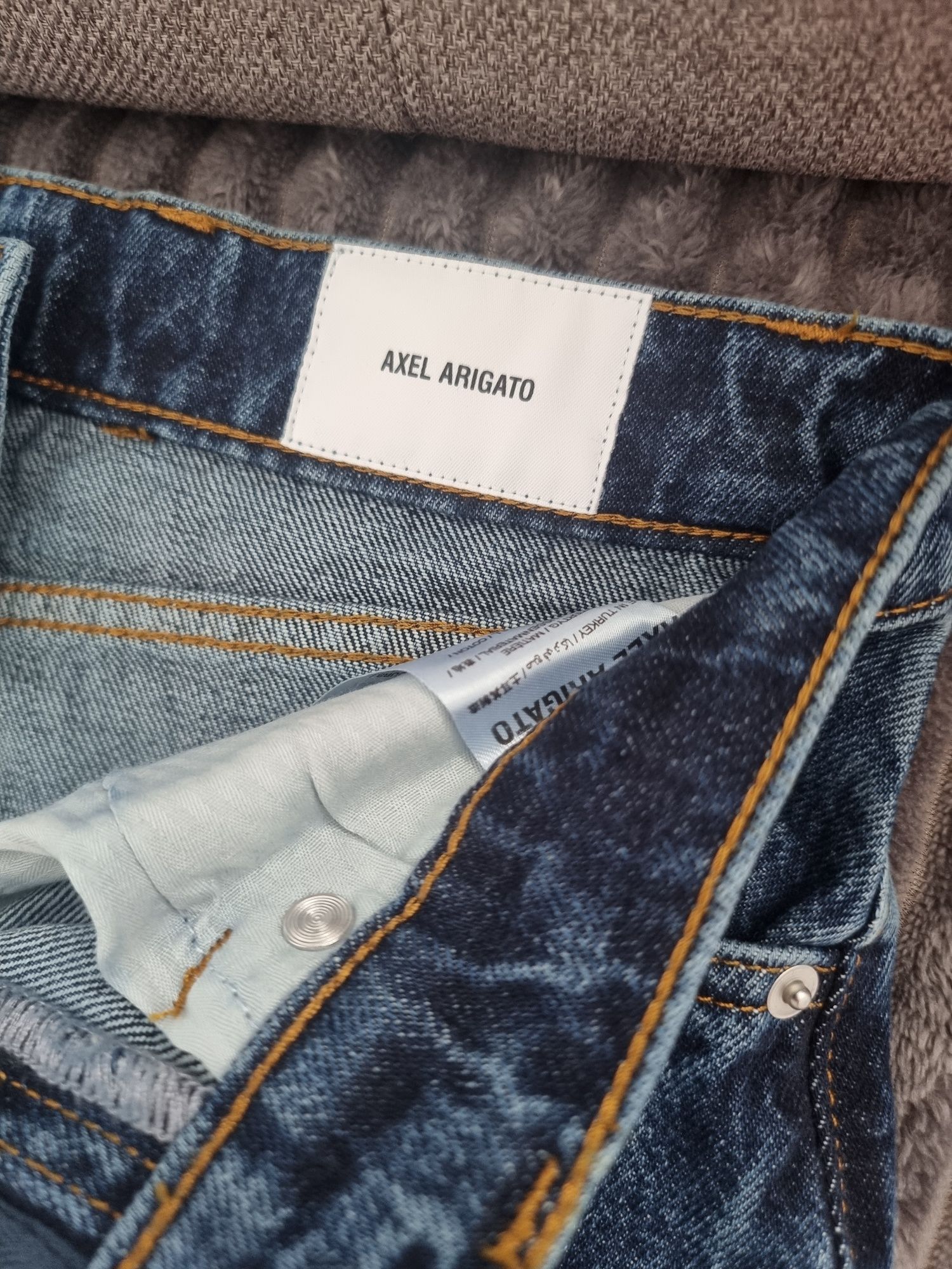 Jeans Axel Arigato