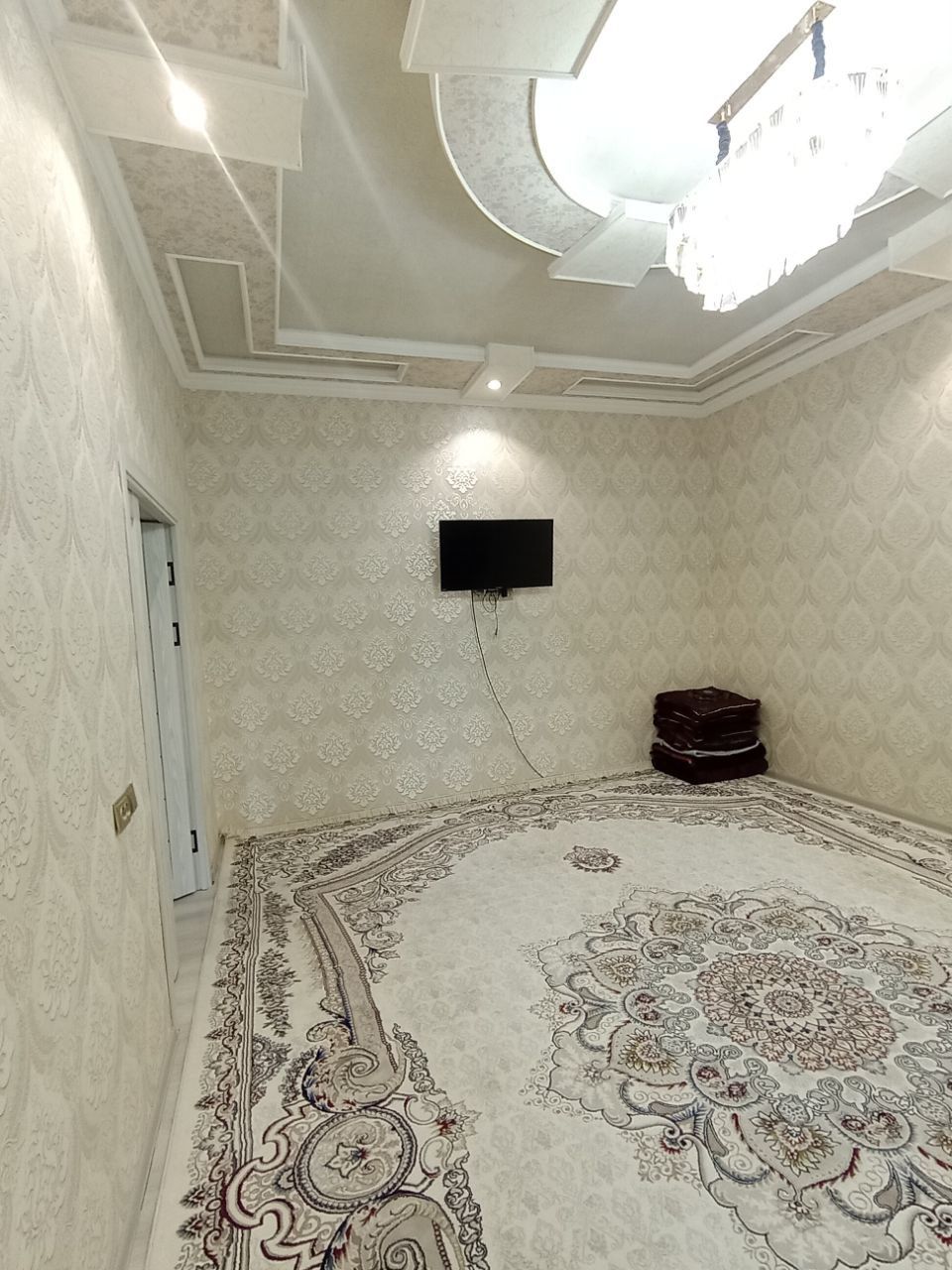 Qizaga kvartira sheriklikka bezmakler