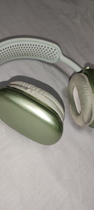 Продам наушники не пользовалась в отличном состоянии