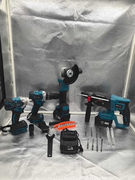 Set scule Matrix Brushless 68V 6.0Ah, 4 piese cu acumulatori – 799 lei