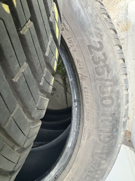 Все сезонни гуми continental 235/50/19