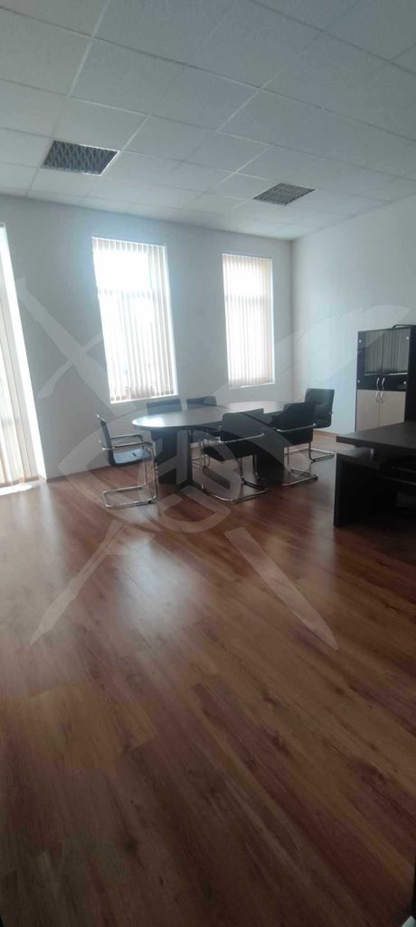 Дава се под наем Офис в Варна, Център - 127 кв.м за 1200 € - Снимка #1