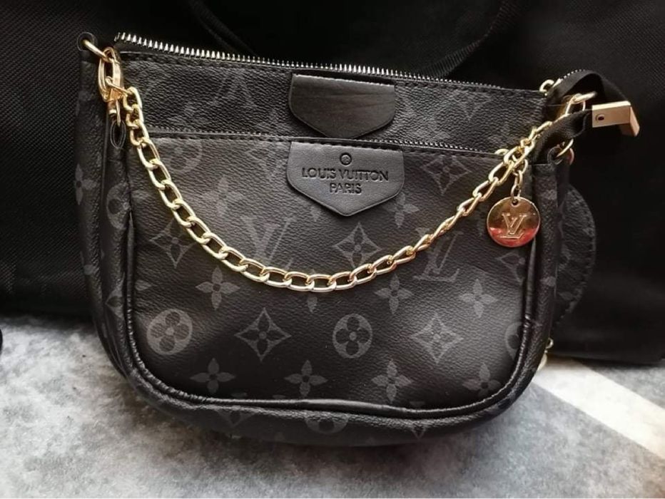 Разпродажба на нови дамски чанти