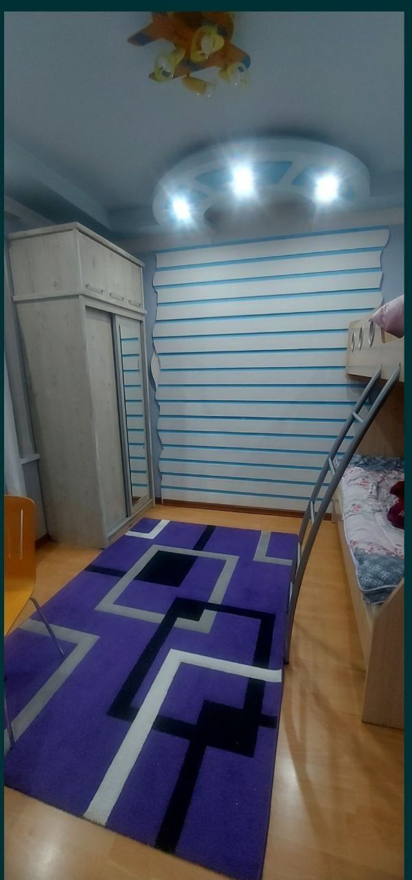 Mega planet Yunusobod metro LooKni oldida ijaraga xona beriladi uyda x