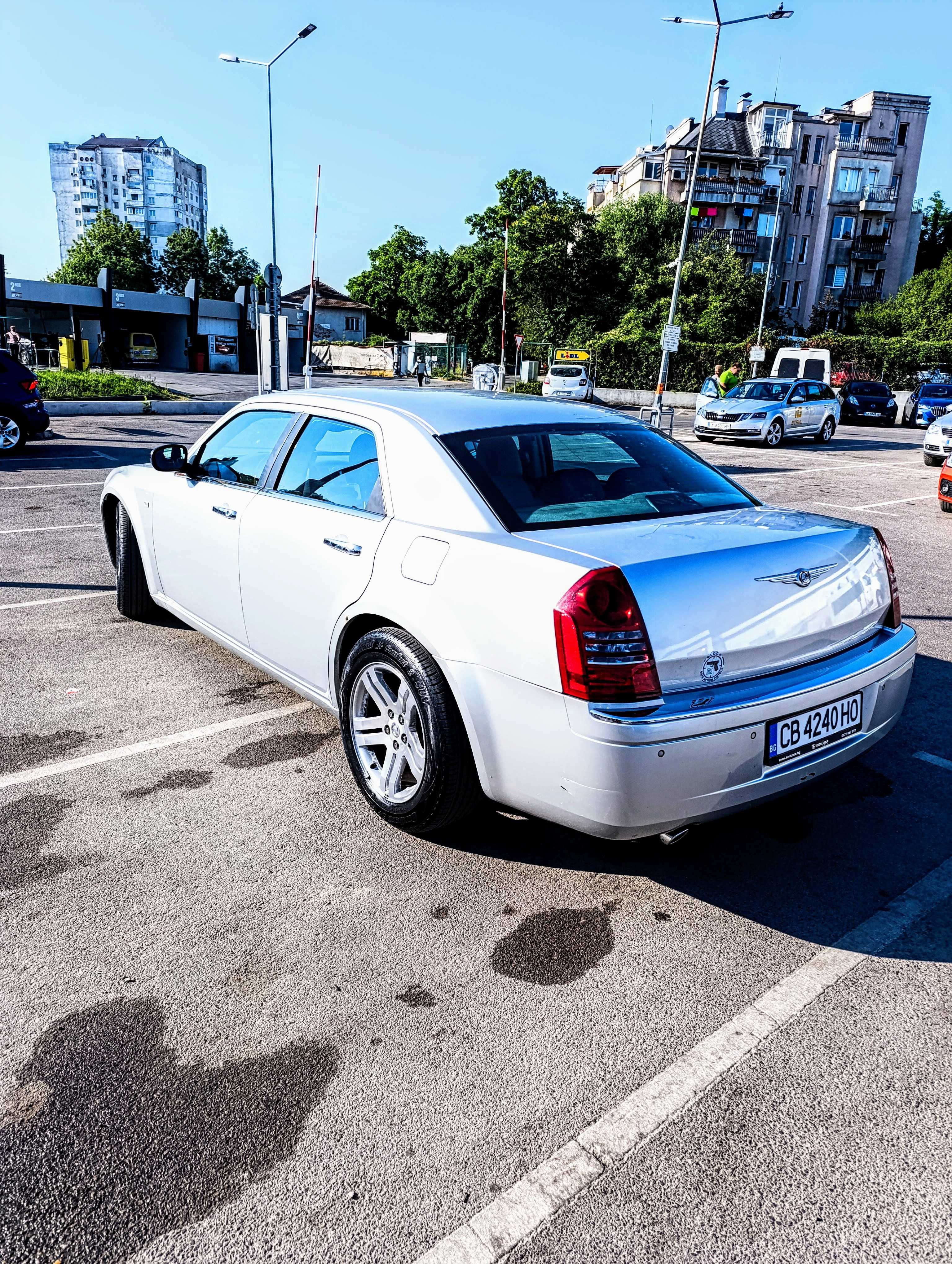 Chrysler 300c 5.7 HEMI V8 340 k.c. - 13000 лв.