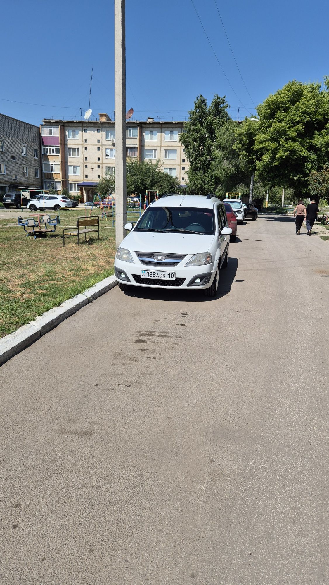 Продам Lada largus 7 мест.
