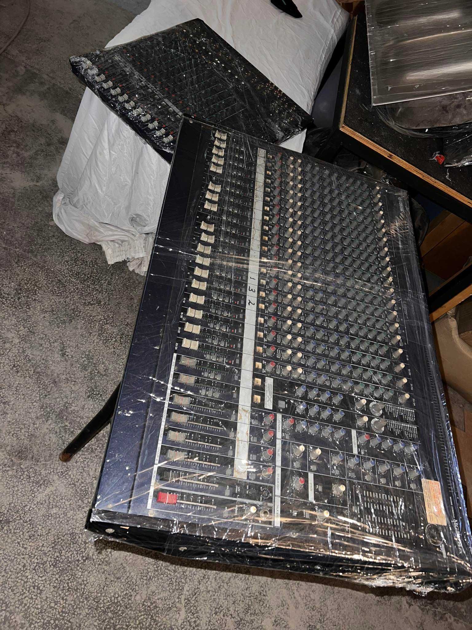 Yamaha mixing console mg24/14fx