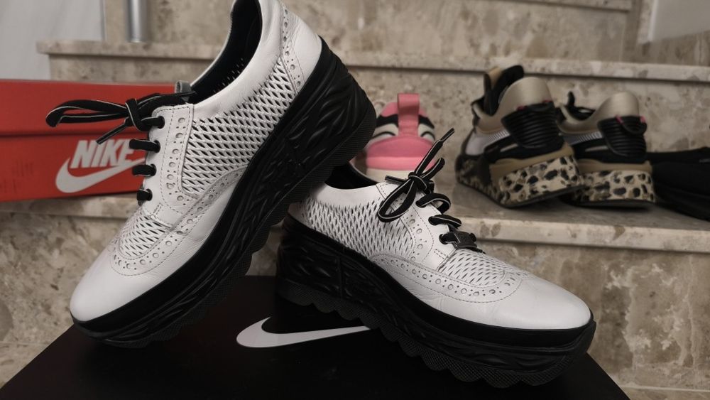 Mona Lisa white and black