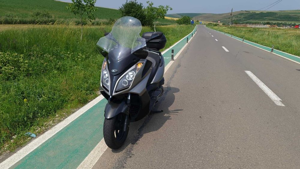 Vand maxiscuter Kymco Downtown motor 300i cu ABS, 30cp din 2013