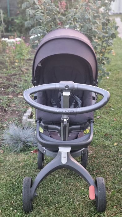 Vând cărucior Stokke!