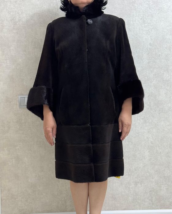 Срочно продам шубу стриженная нутрия!