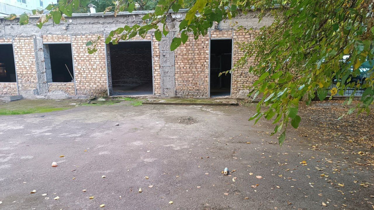 Продаётся нежилой коробка 110 школа