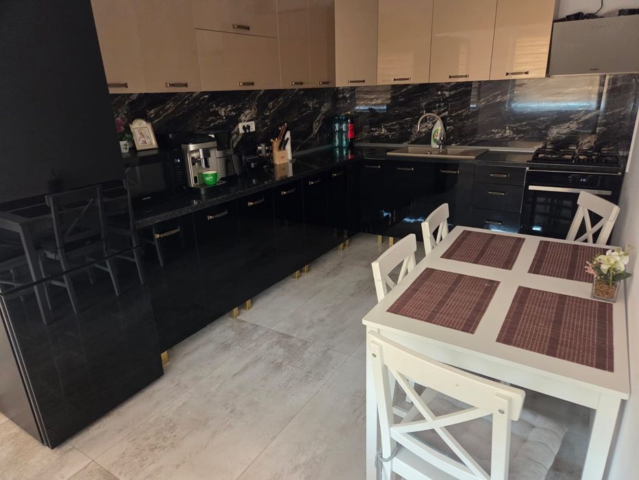Vand/schimb cu apartament + diferenta