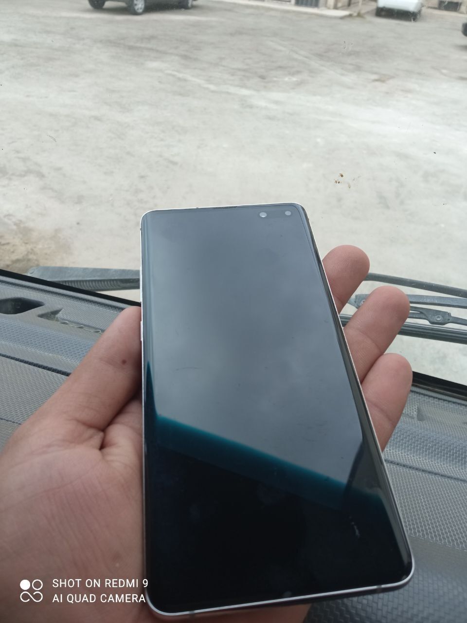 Продаётся Galaxy S10