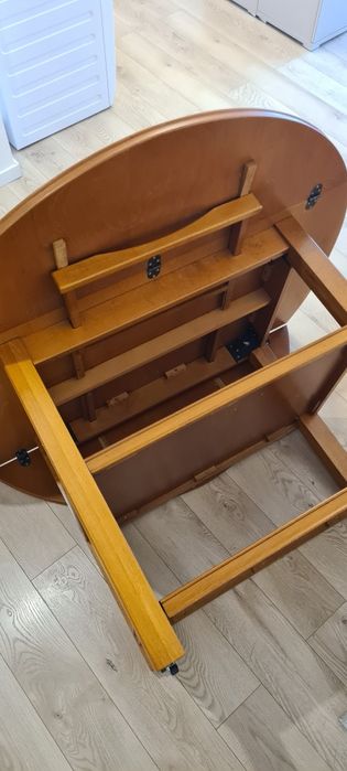 Masa extensibila lemn masiv rotunda
