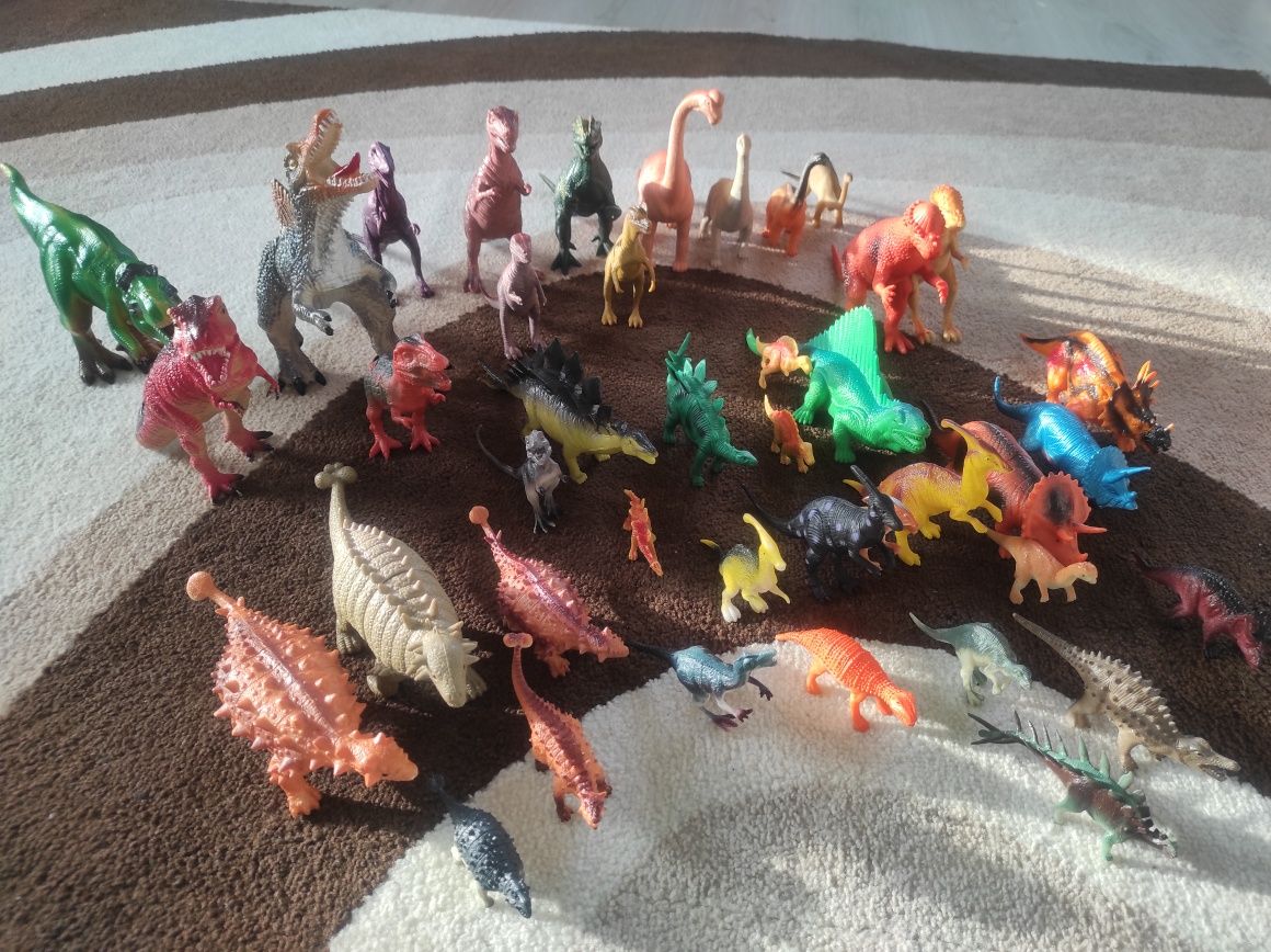 Продам коллекцию динозавров