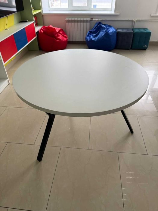 Продается обеденный стол!