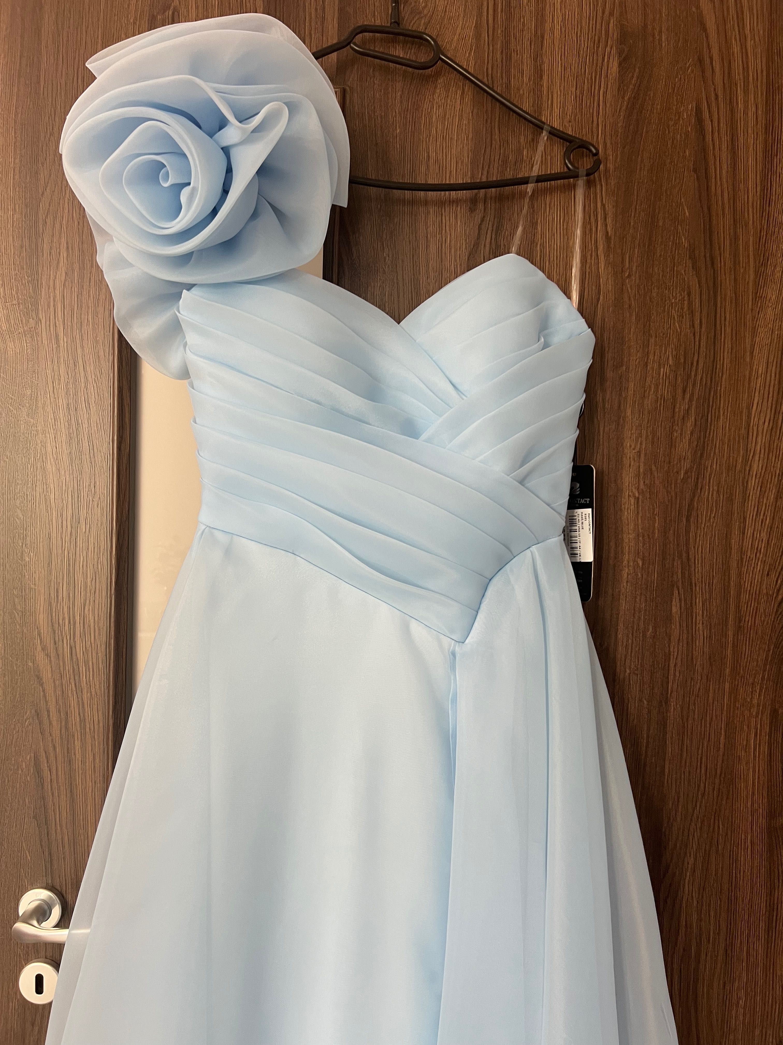 Rochie elegantă cu trena