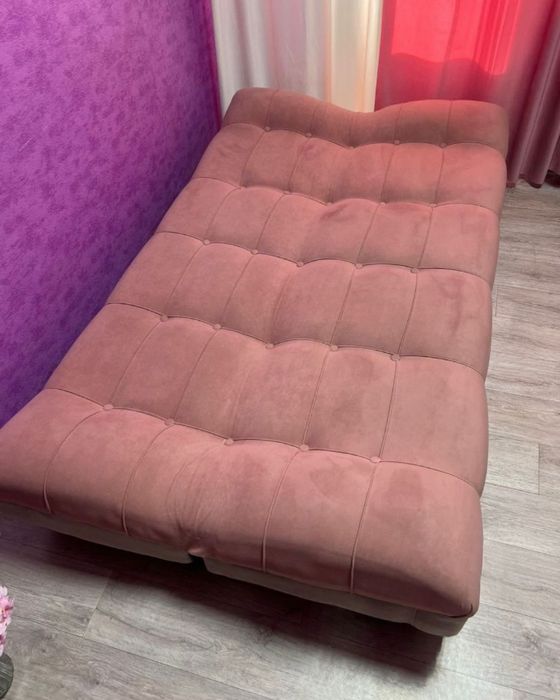 Үлкен диван розовый