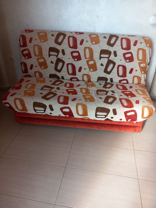 Разтегателен диван