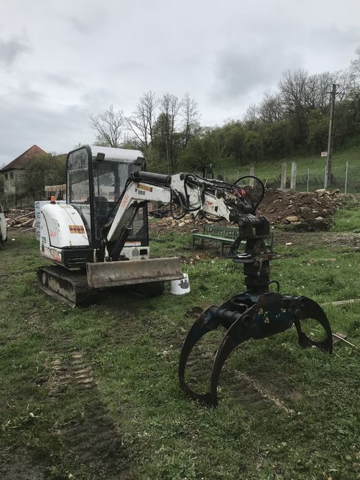Inchiriez Miniexcavator