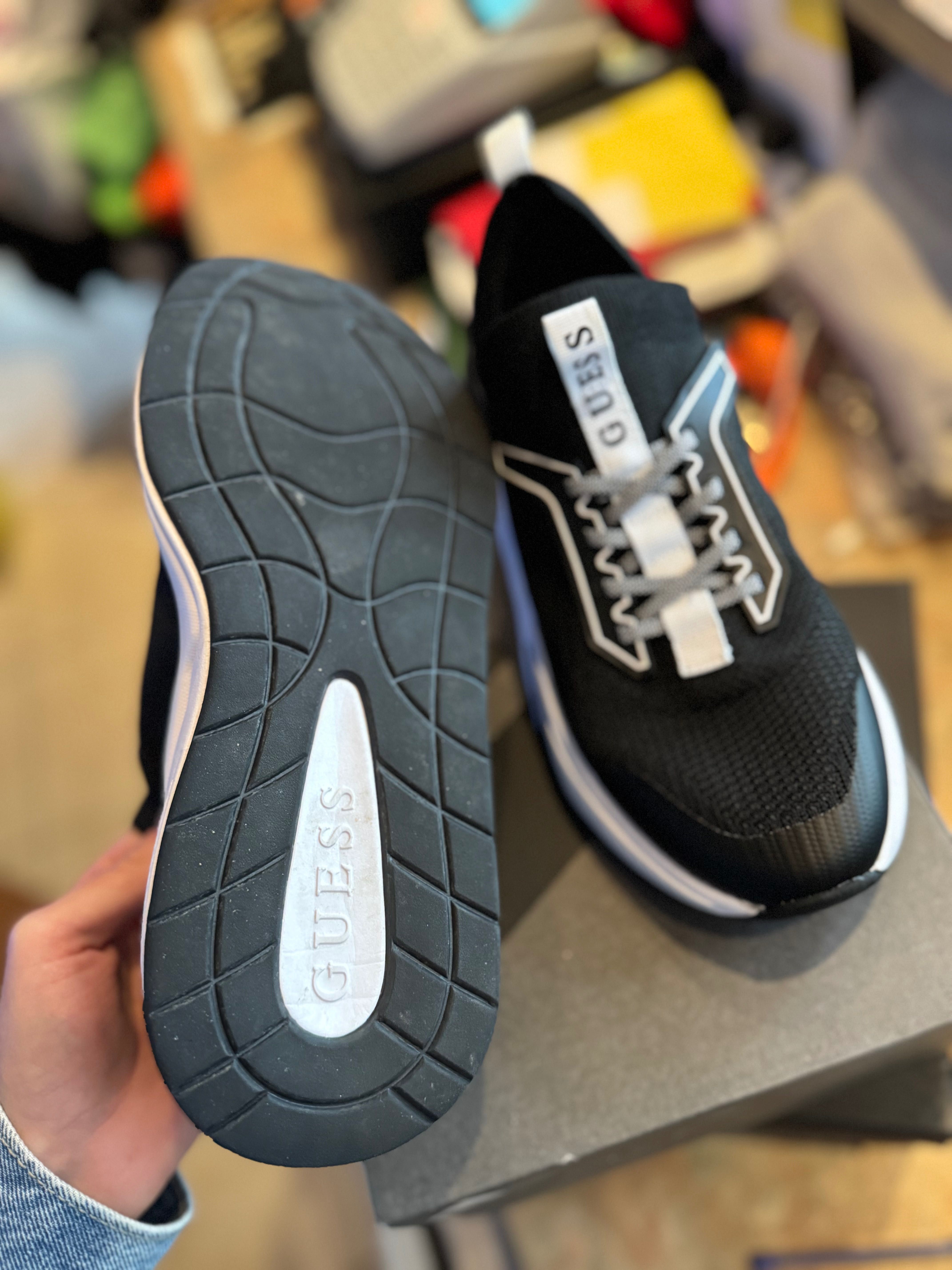 Guess маратонки оригинални