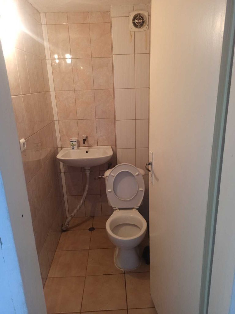 Дава се под наем Магазин в Варна, Автогара - 43 кв.м за 163.2 € - Снимка #3