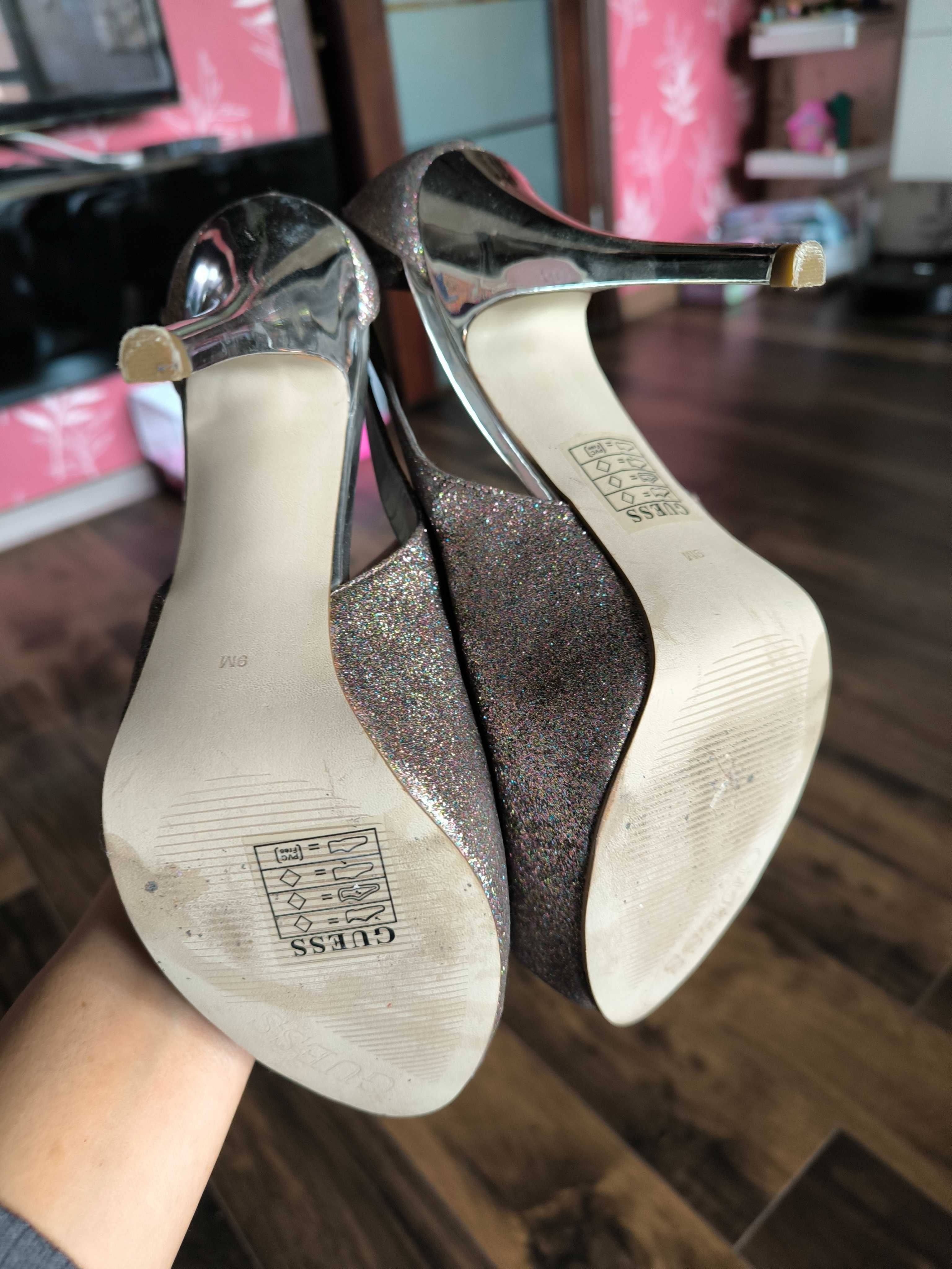 Официални обувки на токчета Guess