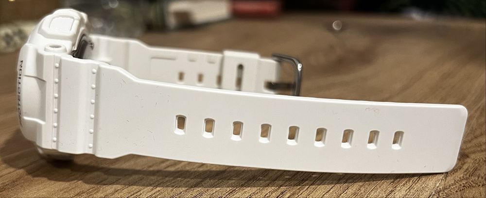 Продавам часовник Casio Baby-G BA-130