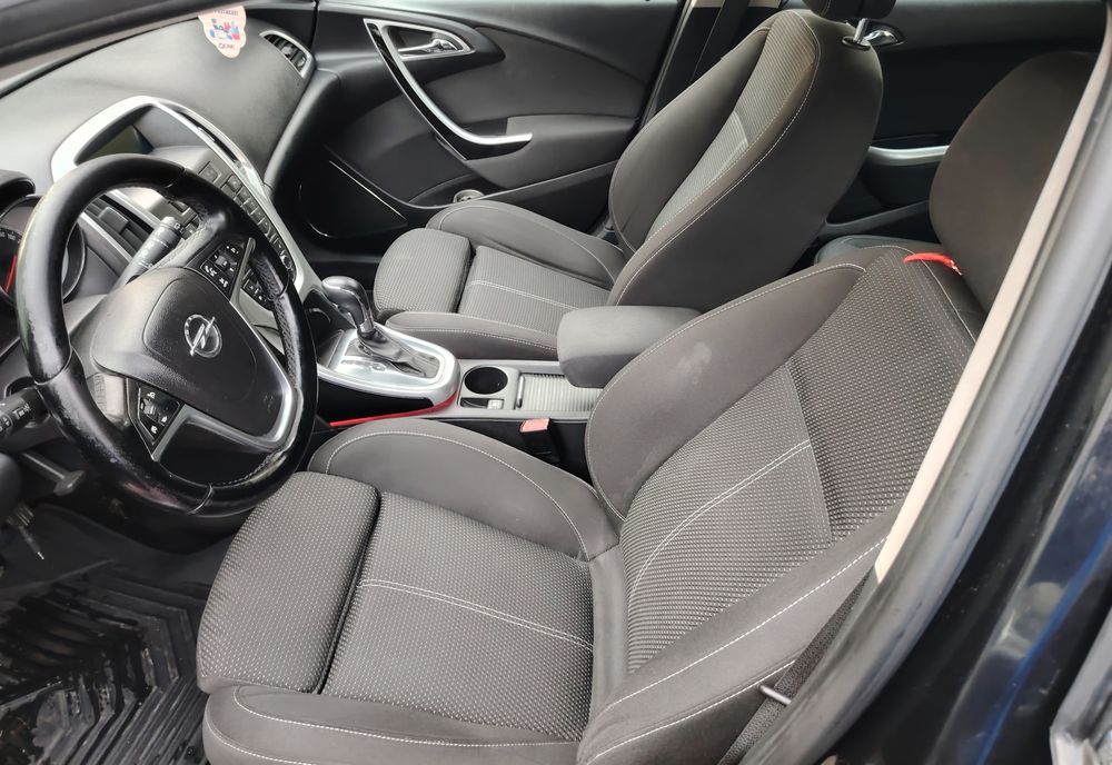 Opel Astra J Sports Tourer Automata