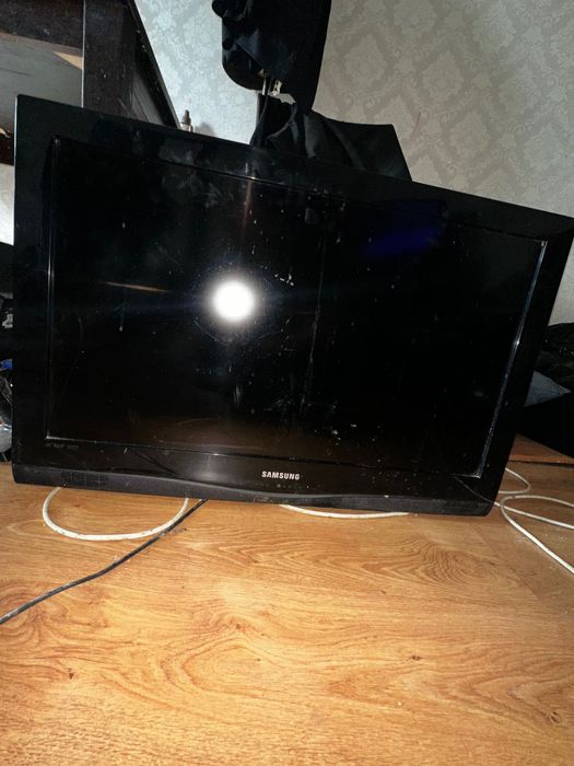 Продам телевизор Samsung почти новый модель LE32C350D1W