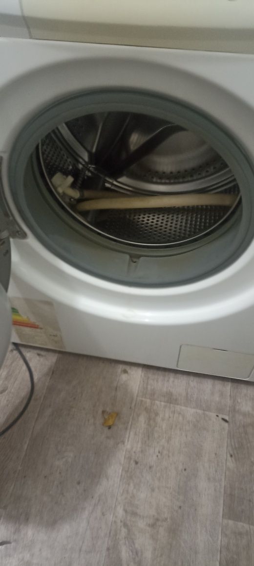 Sotiladi kir moshina samsung diamond va 5 kgli  narhi har biri uchun